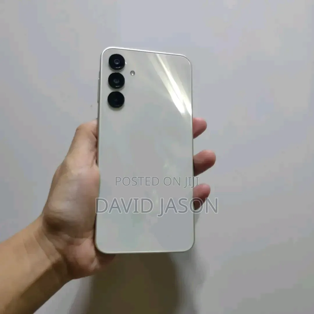 New Samsung Galaxy A16 5G 256 GB Gold