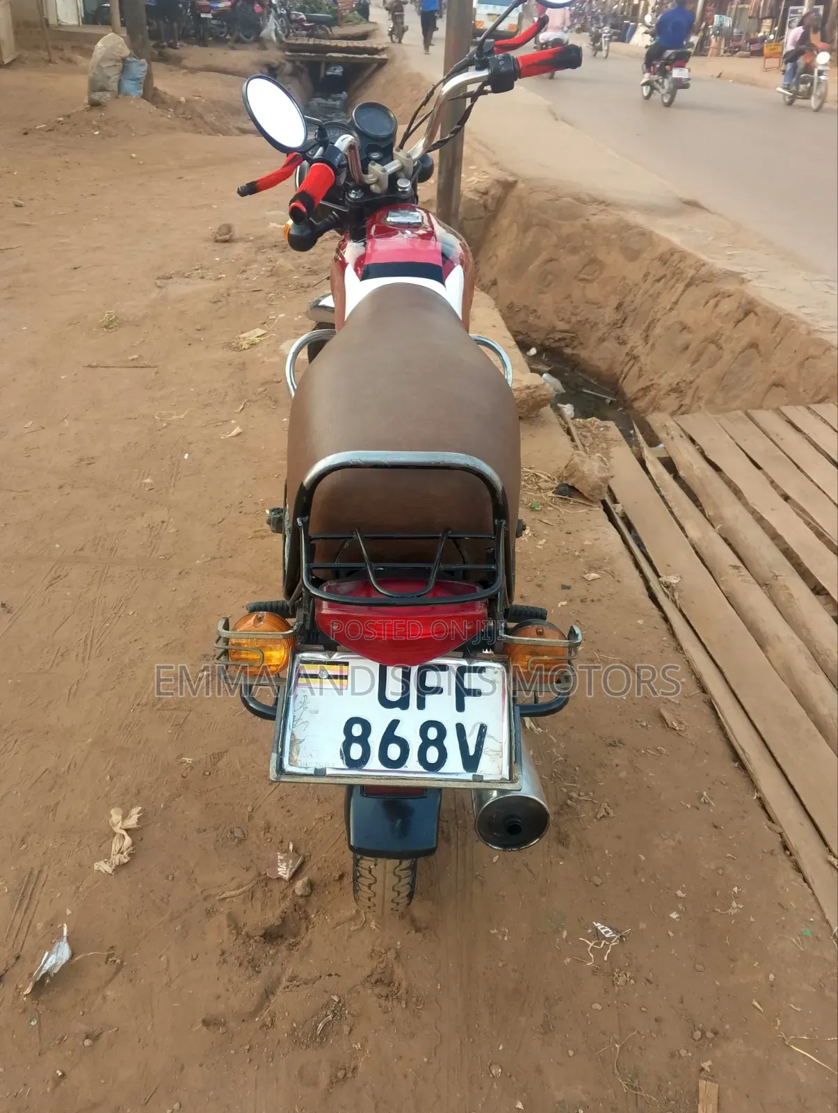 Bajaj Boxer 100 2022 Red