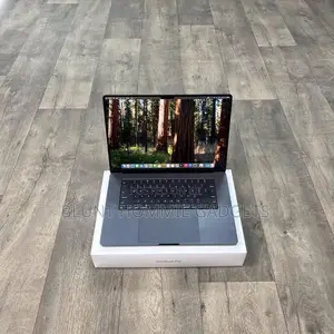 Laptop Apple MacBook Pro 2023 M3 Pro 18GB Apple M3 Pro SSD 1T