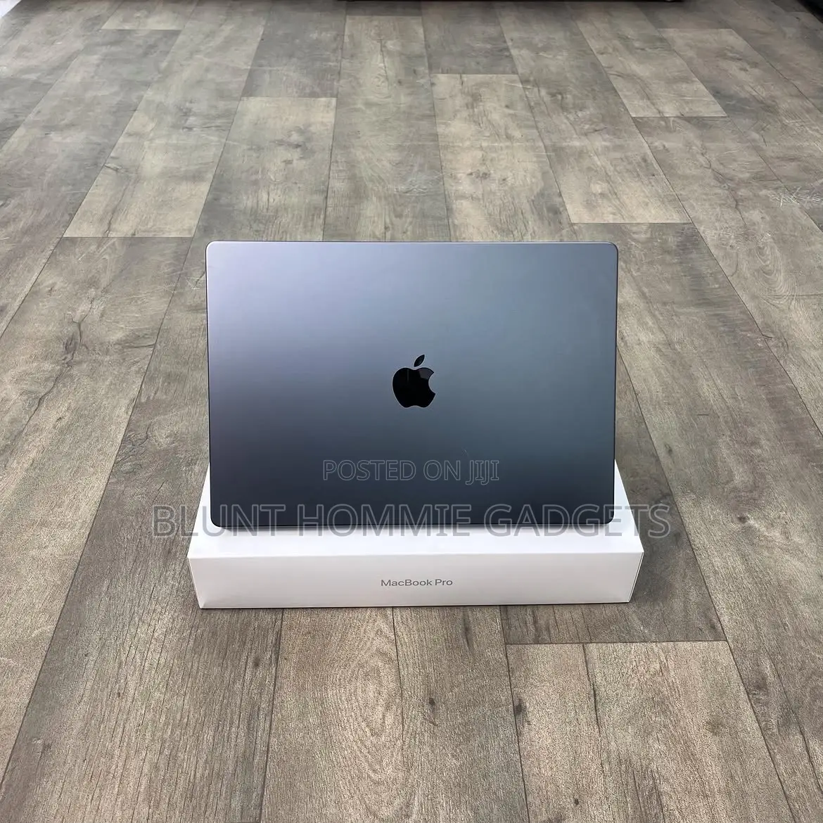 Laptop Apple MacBook Pro 2023 M3 Pro 18GB Apple M3 Pro SSD 1T