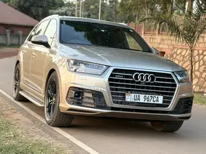 Audi Q5 45 Premium AWD quattro 2020 Gold