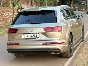 Audi Q5 45 Premium AWD quattro 2020 Gold