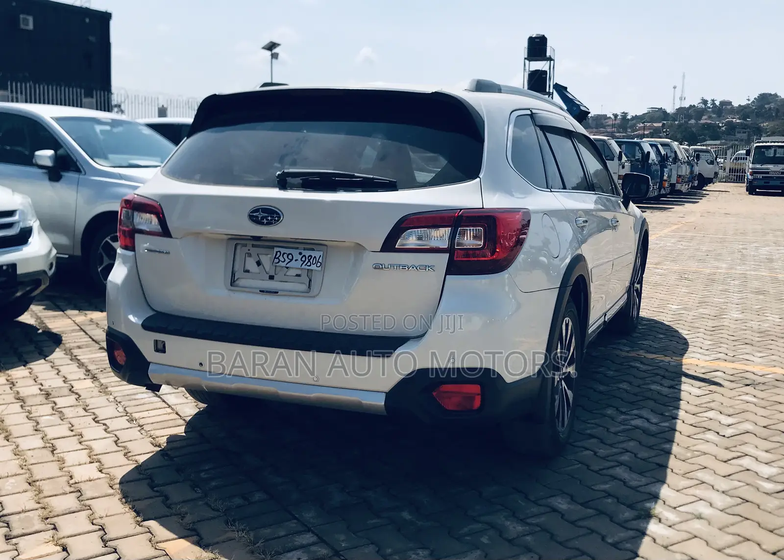 Subaru Outback 2.5i 4dr Wagon AWD (2.5L 4cyl CVT) 2015 White