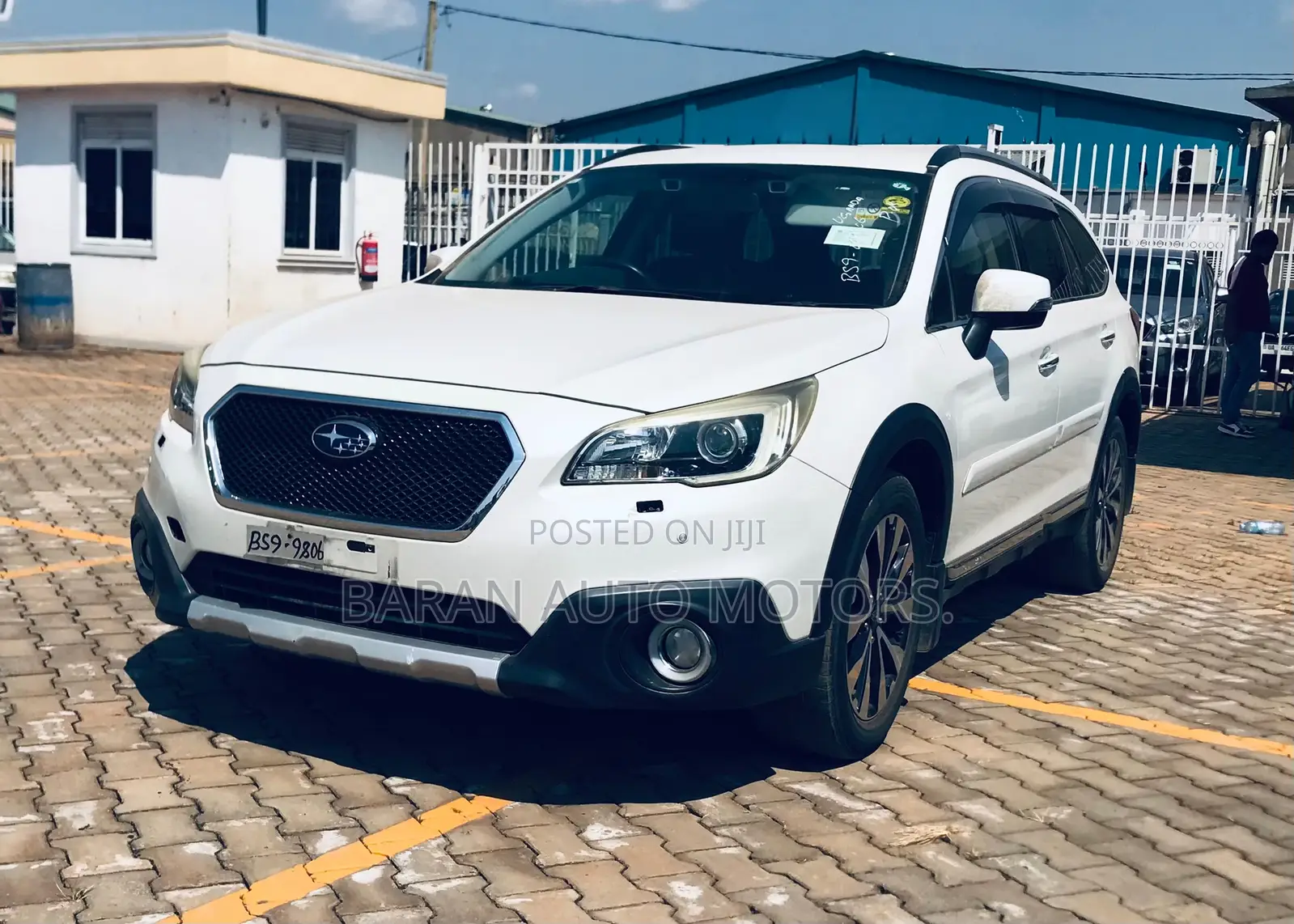 Subaru Outback 2.5i 4dr Wagon AWD (2.5L 4cyl CVT) 2015 White