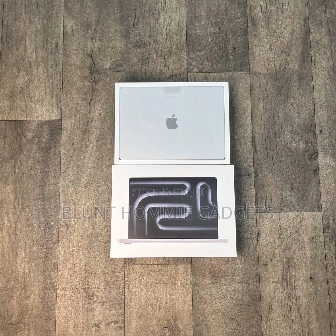 New Laptop Apple MacBook Pro 2023 M3 16GB Apple M3 SSD 512GB