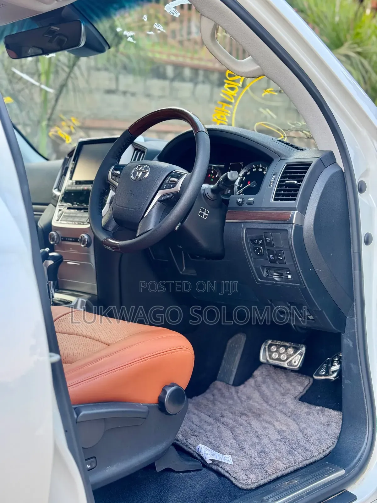 Toyota Land Cruiser 2017 White