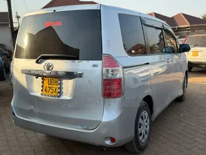 Toyota Noah 2008 Silver