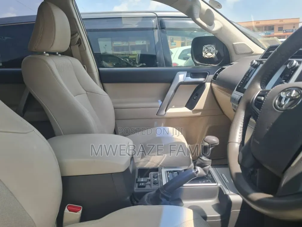 Toyota Land Cruiser Prado 2018 Black