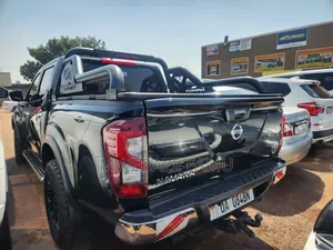 Nissan Navara 2015 Black