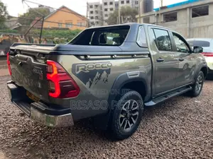 Toyota Hilux Revo Double Cab Deisel 2.8 AWD 2016 Green