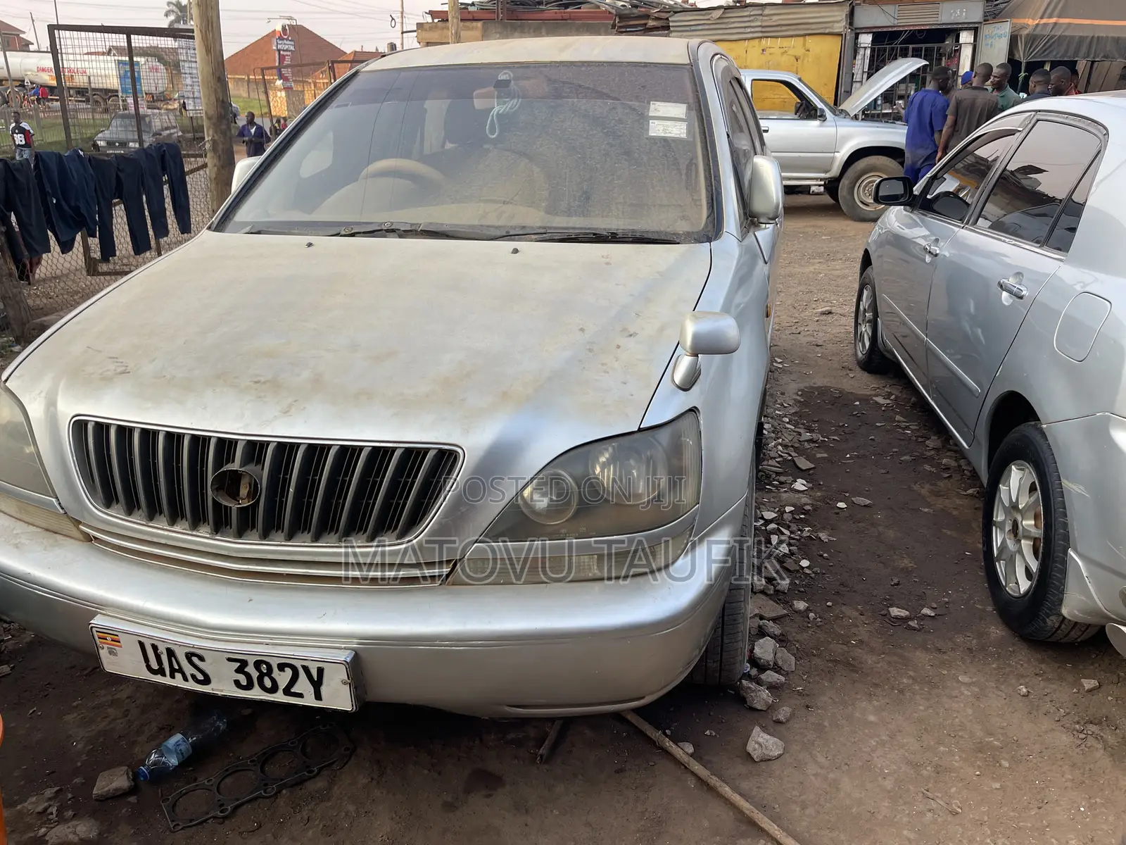 Toyota Harrier 2000 Silver
