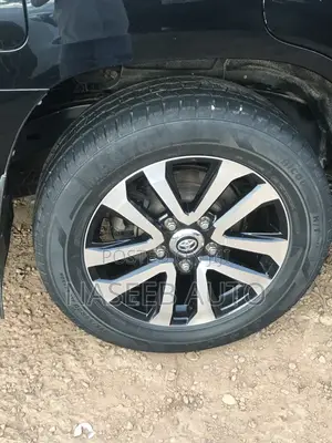 Toyota Land Cruiser Prado 2017 Black
