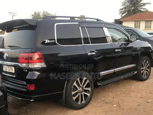 Toyota Land Cruiser Prado 2017 Black