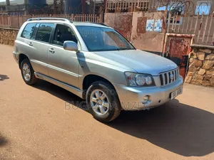 Toyota Kluger 2000 White