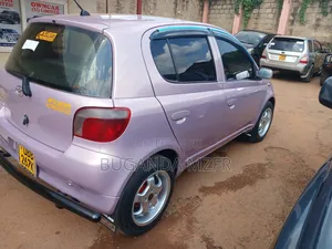 Toyota Vitz 2001 Pink