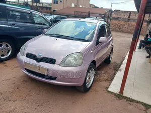 Toyota Vitz 2001 Pink