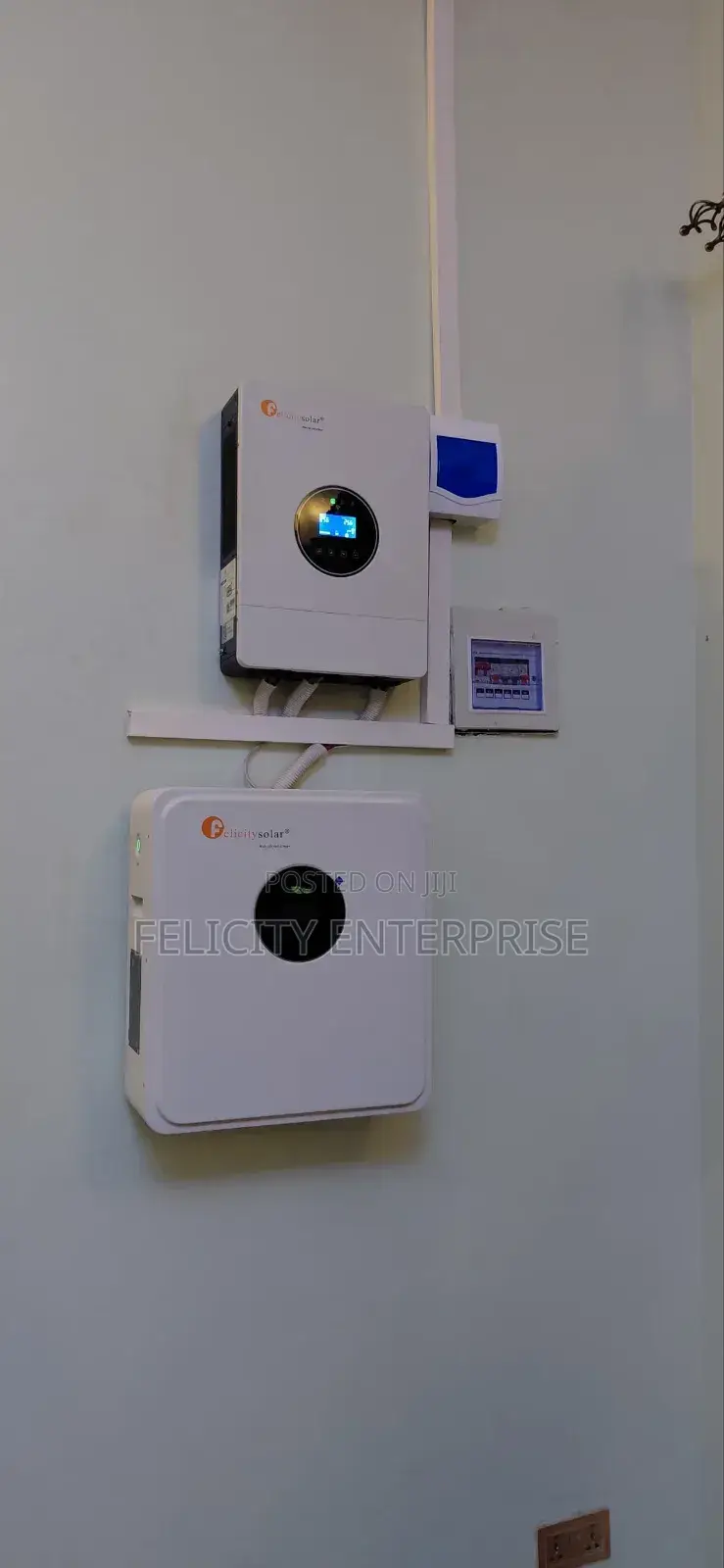 2.56kwh Litium Battery + 4kva 24v Hybrid Inverter
