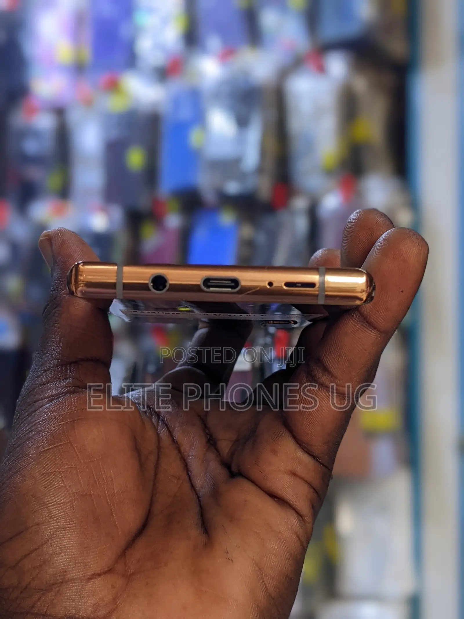 Fujitsu Arrows NX9 F-52A 128 GB Gold