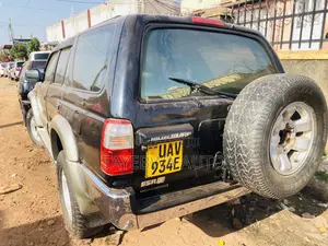 Toyota Hilux Surf 2004 Black