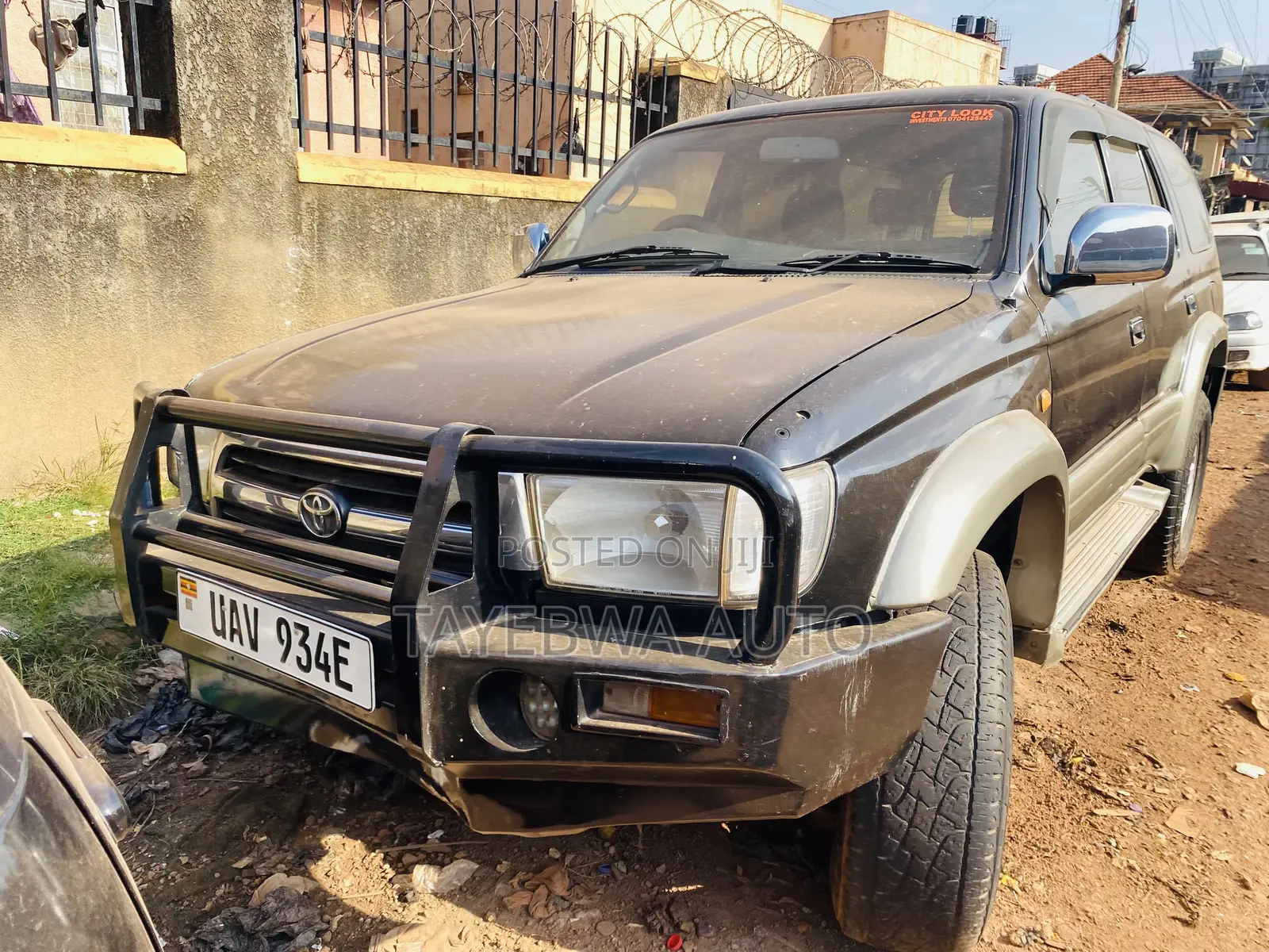 Toyota Hilux Surf 2004 Black