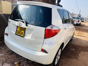 Toyota Ractis 1.5 FWD 2009