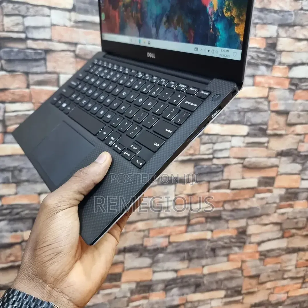 New Laptop Dell XPS 13 9360 16GB Intel Core i7 SSD 256GB