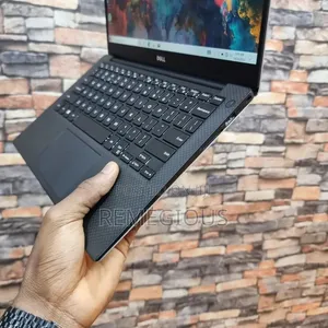 New Laptop Dell XPS 13 9360 16GB Intel Core i7 SSD 256GB