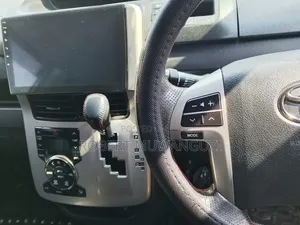 Toyota Noah 2010 Silver