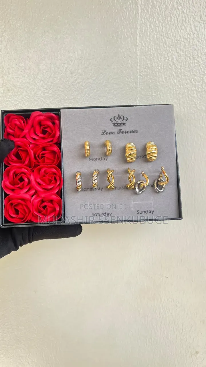 Ladies Necklaces