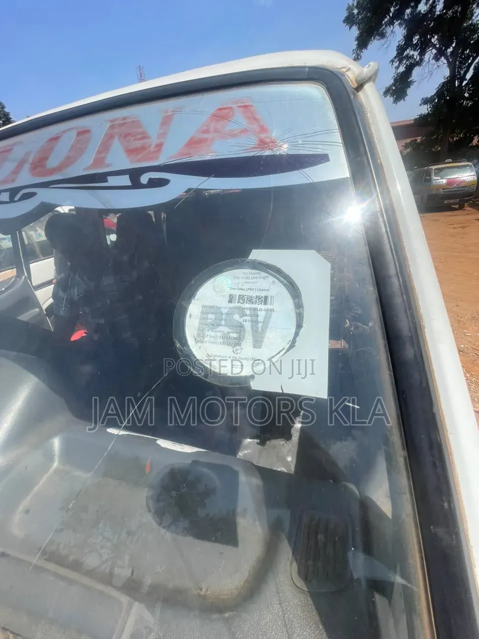 Toyota HiAce 2001 White