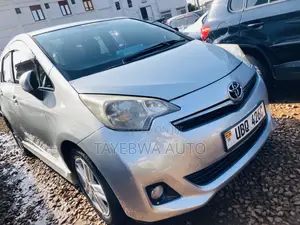 Toyota Ractis 1.5 FWD 2010