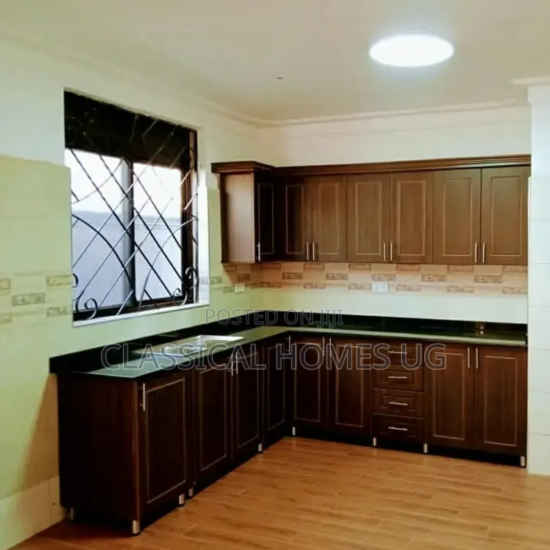 4bdrm Duplex in Muyenga, Central Division for rent