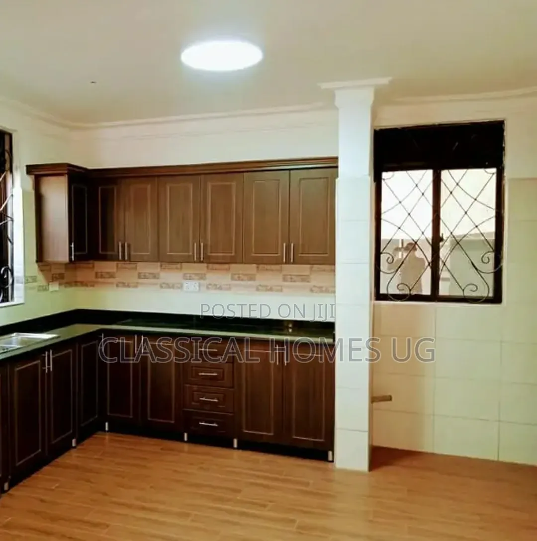 4bdrm Duplex in Muyenga, Central Division for rent