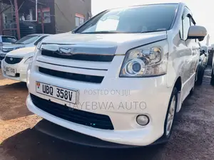 Toyota Noah 2.0 143hp AWD (8 Seater) 2010