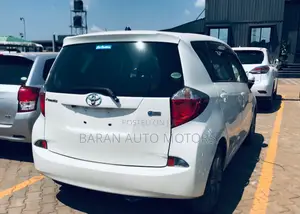 Toyota Ractis 1.5 AWD 2013 White