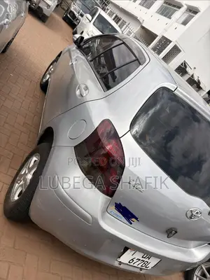 Toyota Vitz 2008 Silver