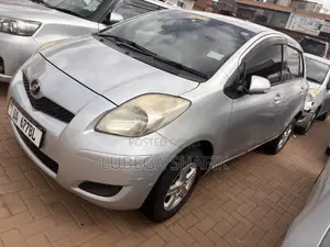 Toyota Vitz 2008 Silver