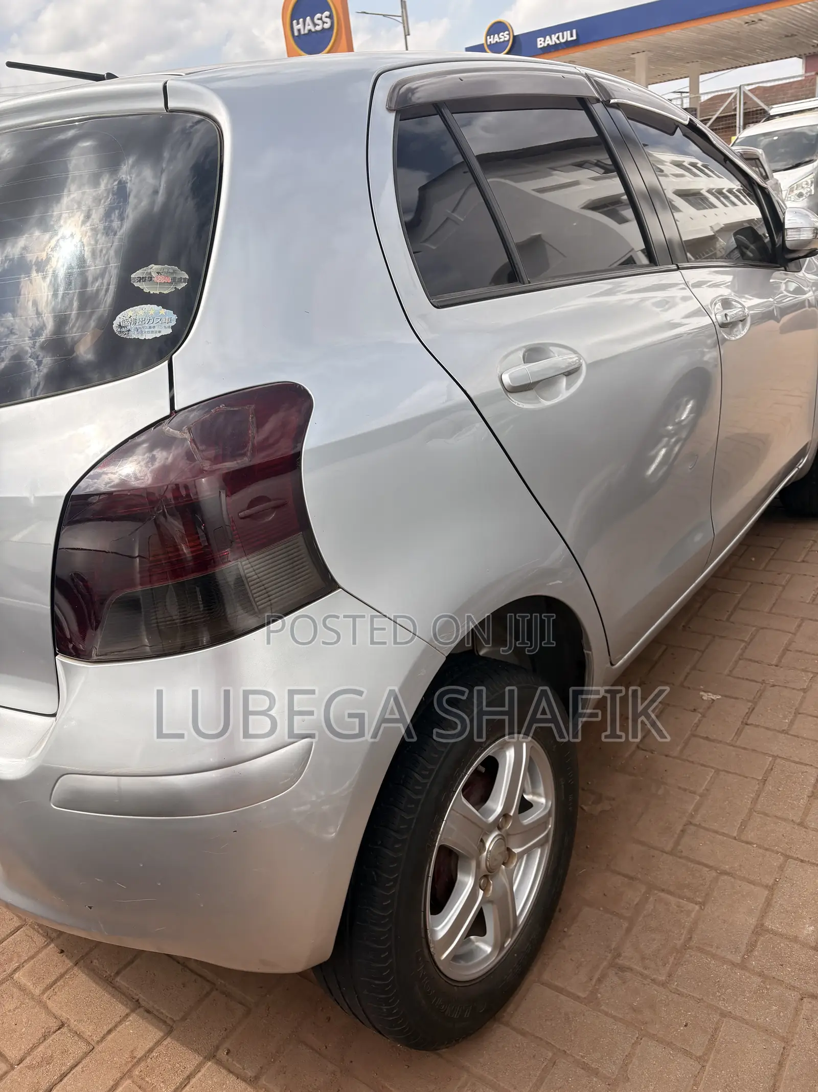 Toyota Vitz 2008 Silver