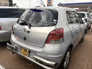 Toyota Vitz 2008 Silver