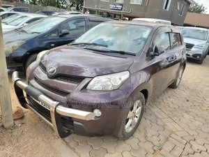 Toyota IST 2010 Maroon