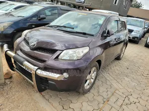 Toyota IST 2010 Maroon