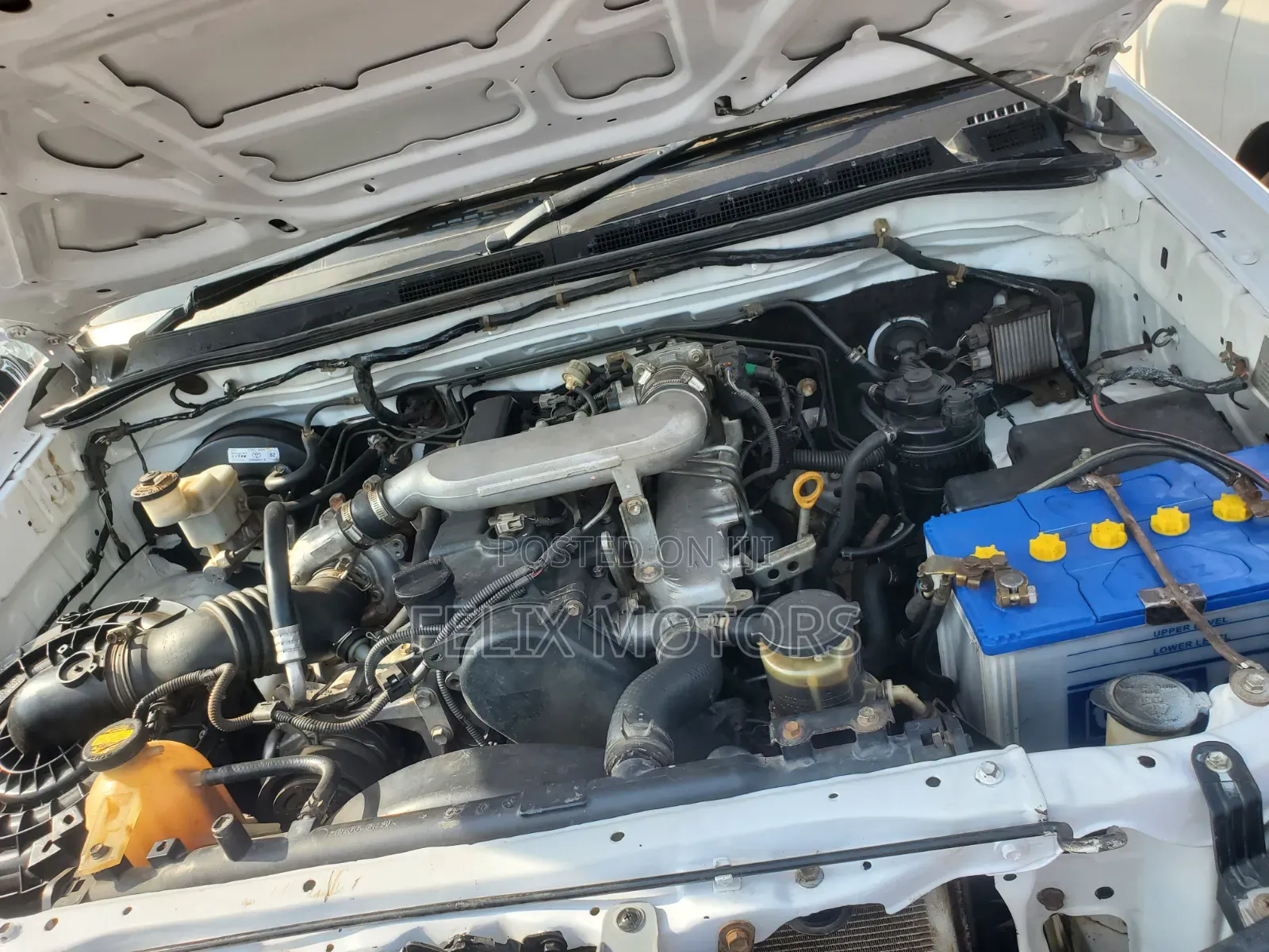Toyota Hilux 2013 White
