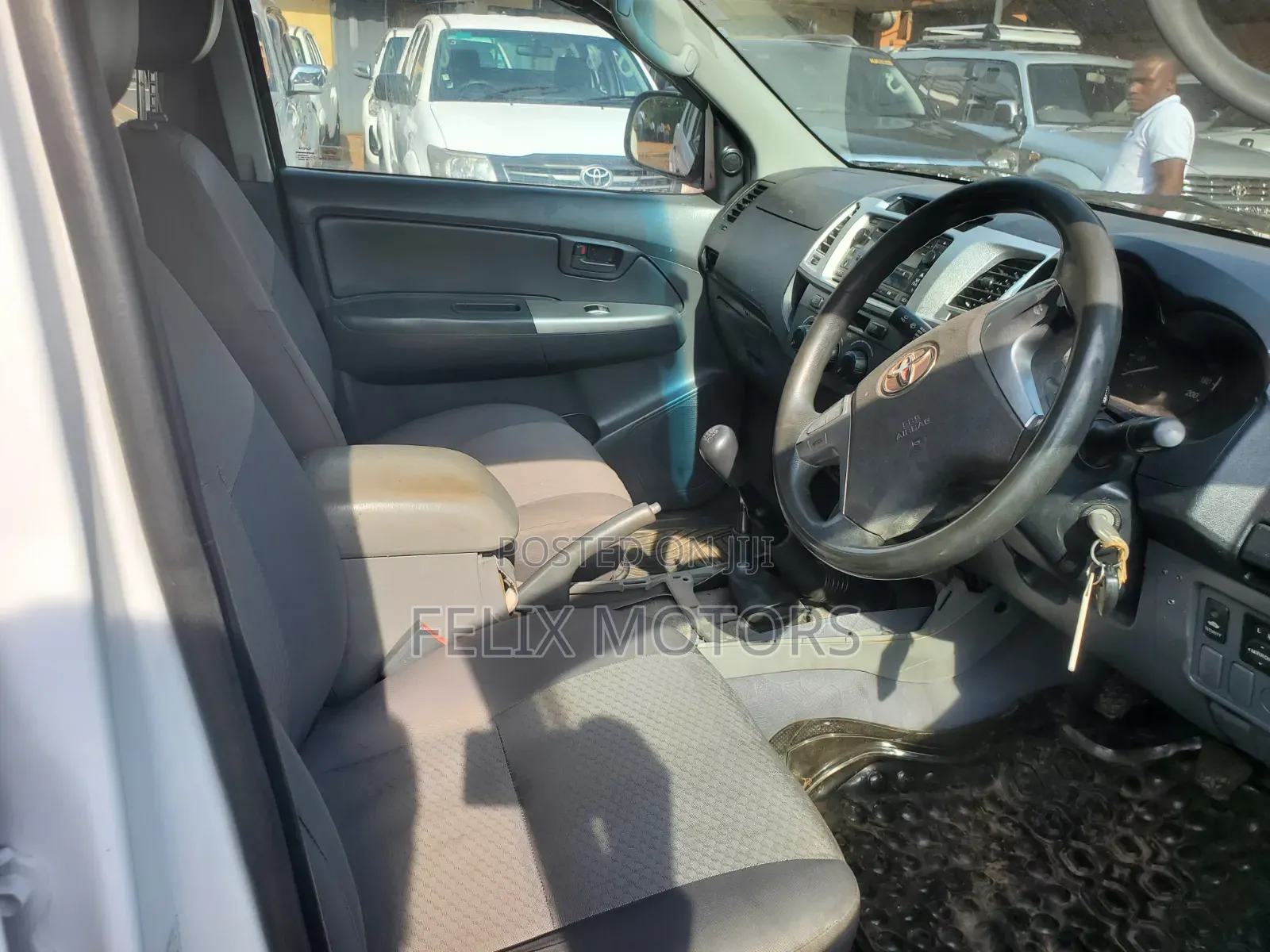 Toyota Hilux 2013 White