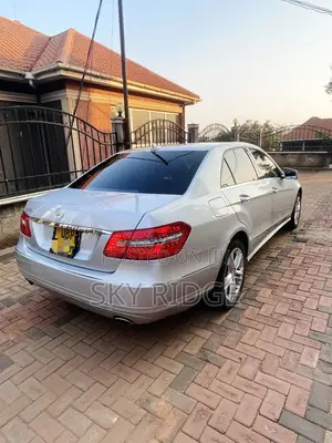 Mercedes-Benz E300 2009 Silver