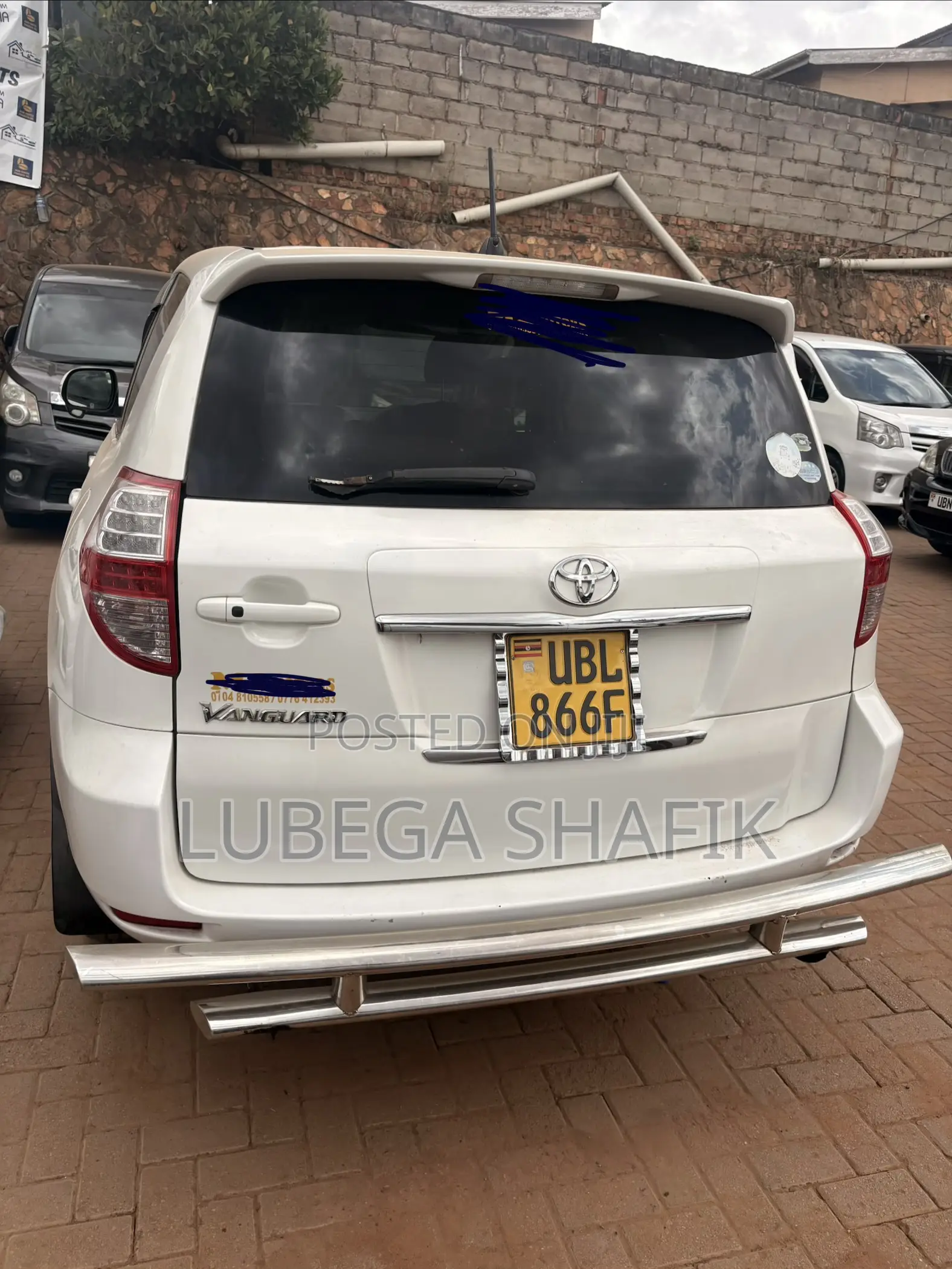 Toyota Vanguard 2010 White