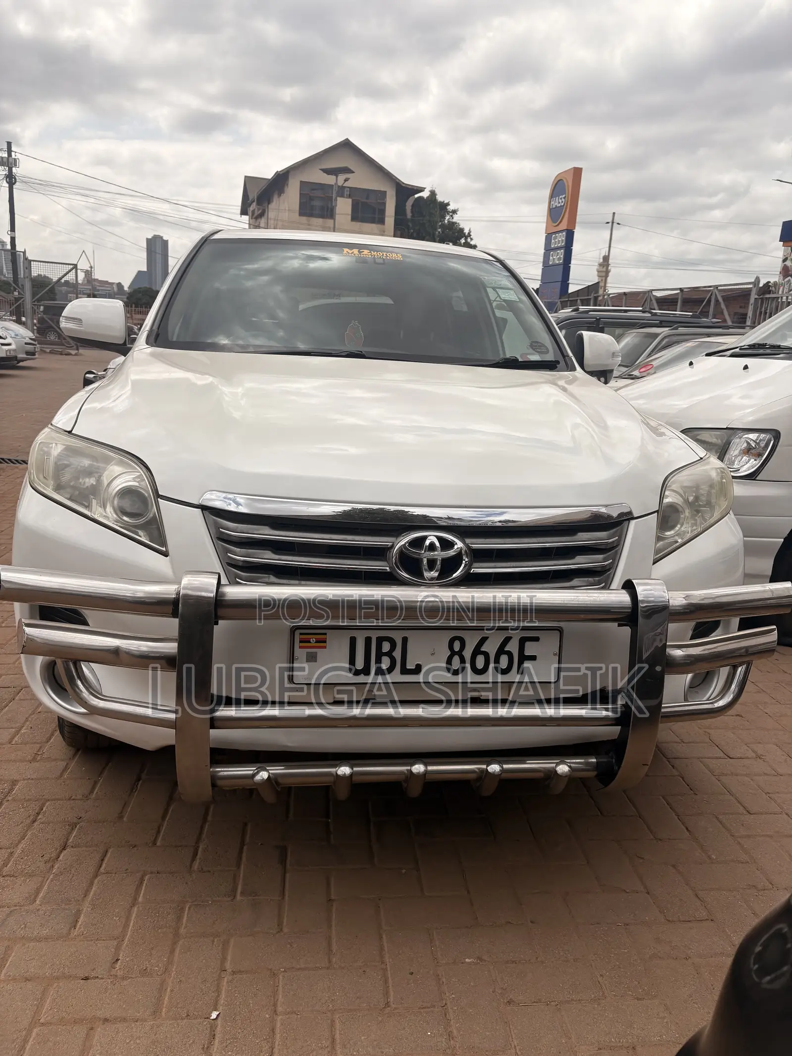 Toyota Vanguard 2010 White
