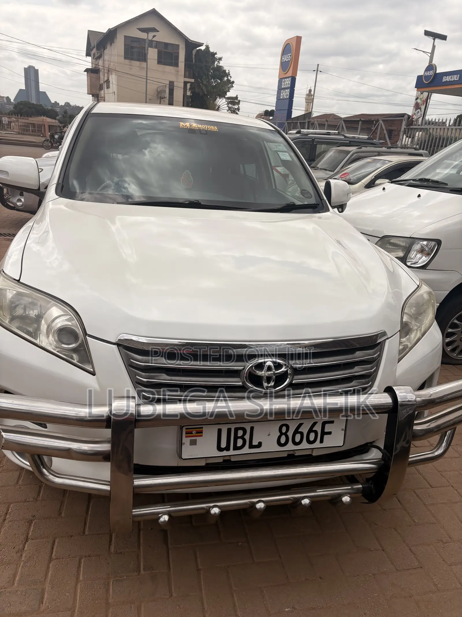 Toyota Vanguard 2010 White