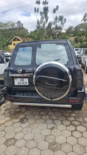 Nissan Patrol 2012 Black