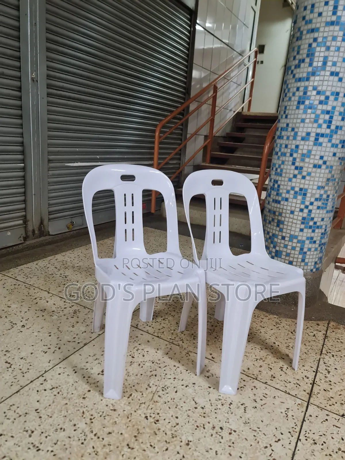 Wishbone Plastic Chairs Plastic Chairs
