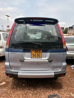 Toyota LiteAce Noah 2000 Blue